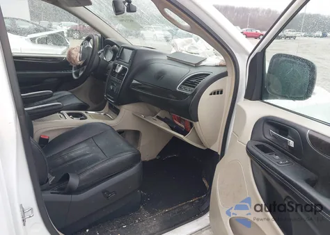 2016 Chrysler Town & Country Touring-L Anniversary Edition z USA, uszkodzony, nr VIN 2C4RC1CG9GR222713